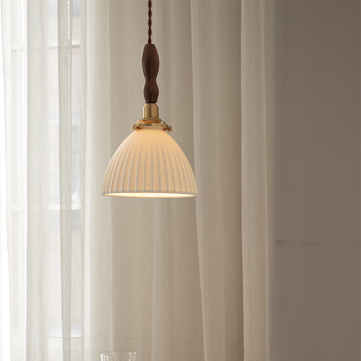 Lustre suspendu rond en céramique, laiton et noyer japonais traditionnel à 1 lumière pour salle à manger 