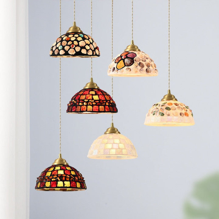 Lustre suspendu à 1 lumière avec design en coquille demi-ronde en vitrail de laiton traditionnel japonais pour chambre 