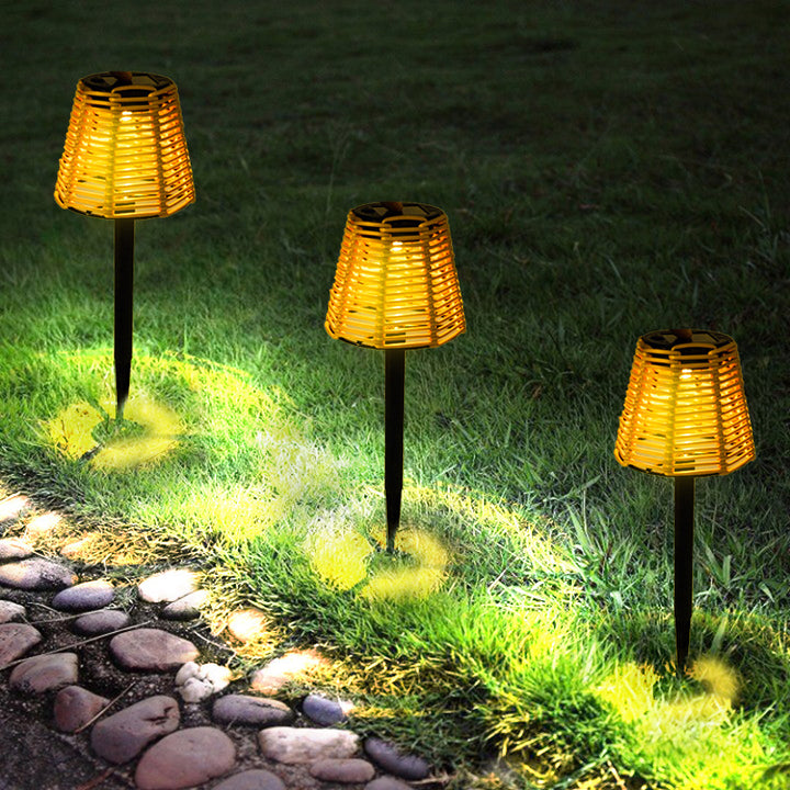 Traditional Farmhouse Solar Waterproof Iron Plastic Cylinder LED Landscape Lighting Outdoor Light For Garden