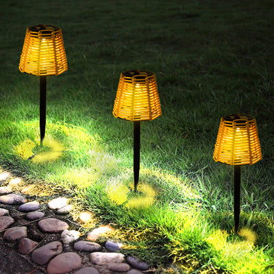 Iluminación de paisaje LED de cilindro de plástico de hierro impermeable solar de casa de campo tradicional para jardín 