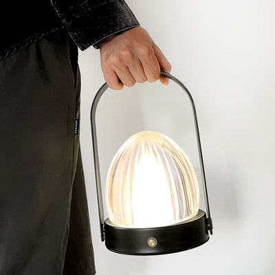 Dänische kreative tragbare Acryl-Haselnuss-Schirm Eisenbasis LED-USB-Tischlampe 