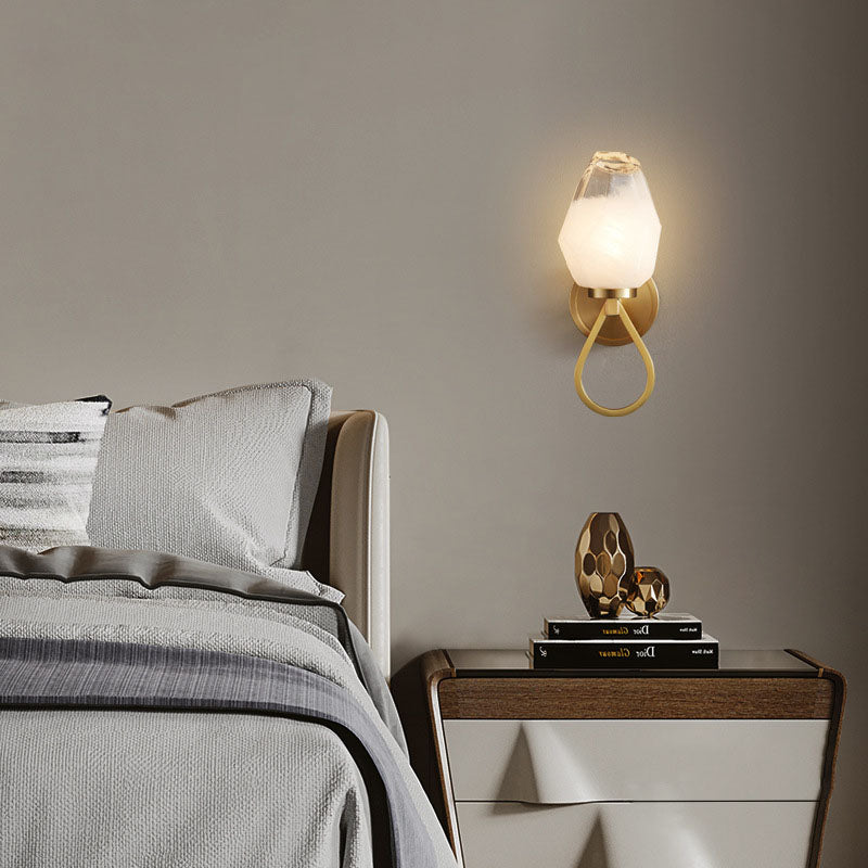 Moderne Luxus Messing Geometrische Glasschirm 1-Licht Wandleuchte für das Schlafzimmer 