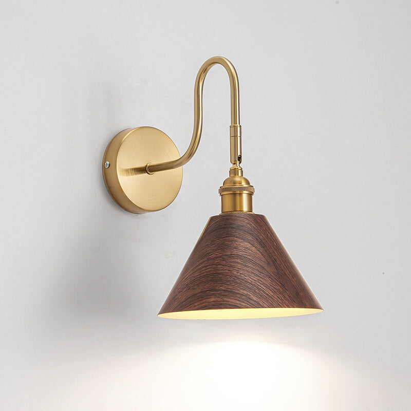 European Classical Iron Gold-Finished Frame Wood Grain 1-Light Wall Sconce Lamp
