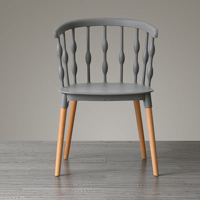 Chaise de salle à manger en plastique PP à lanières verticales créatives contemporaines avec dossier en hêtre pour salle à manger 