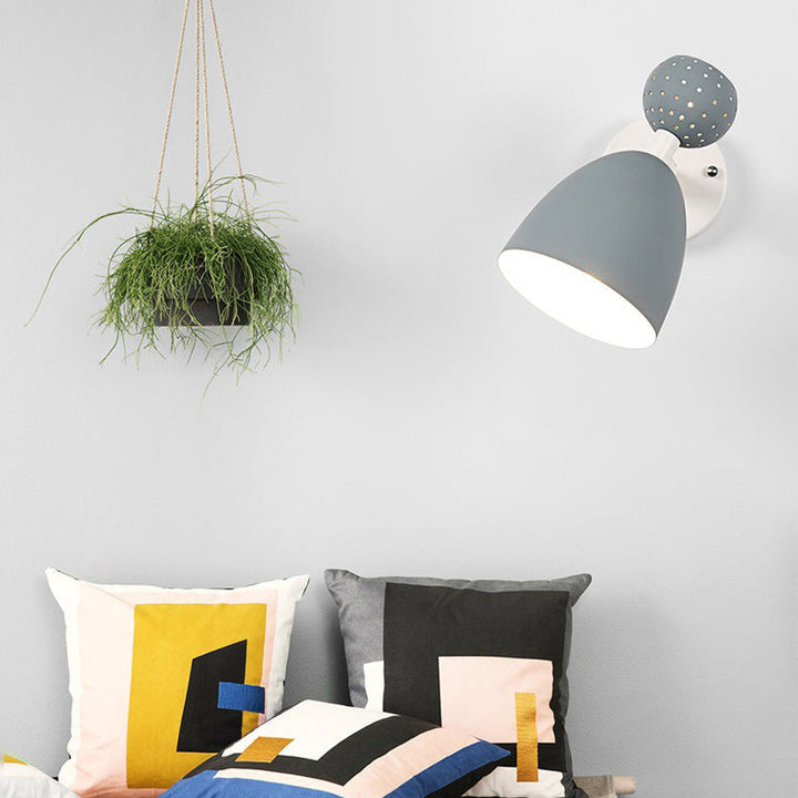 Zeitgenössische skandinavische Macaron Holz Eisen Runde 1-Licht Wandleuchte Lampe für Wohnzimmer 