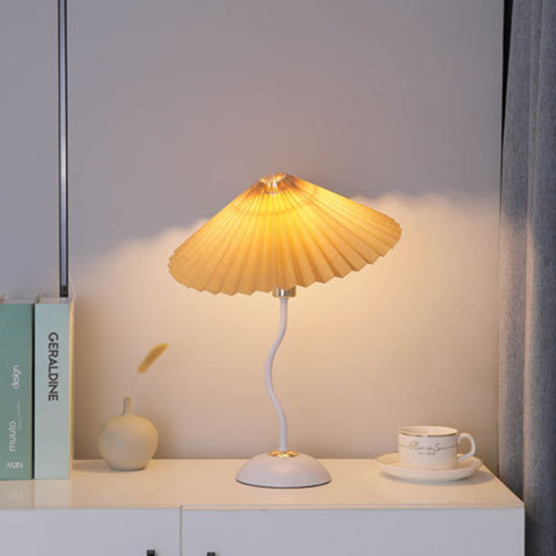 Lampe de table 1 lumière avec base courbée et abat-jour plissé vintage danois 