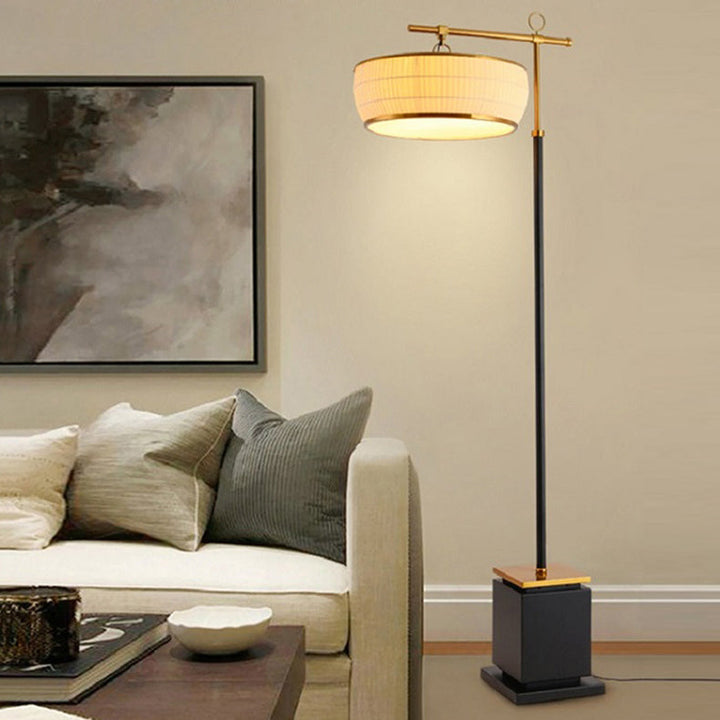 Lampadaire pour salon avec abat-jour plissé en tissu chinois traditionnel et base en matériel, 1 lumière 