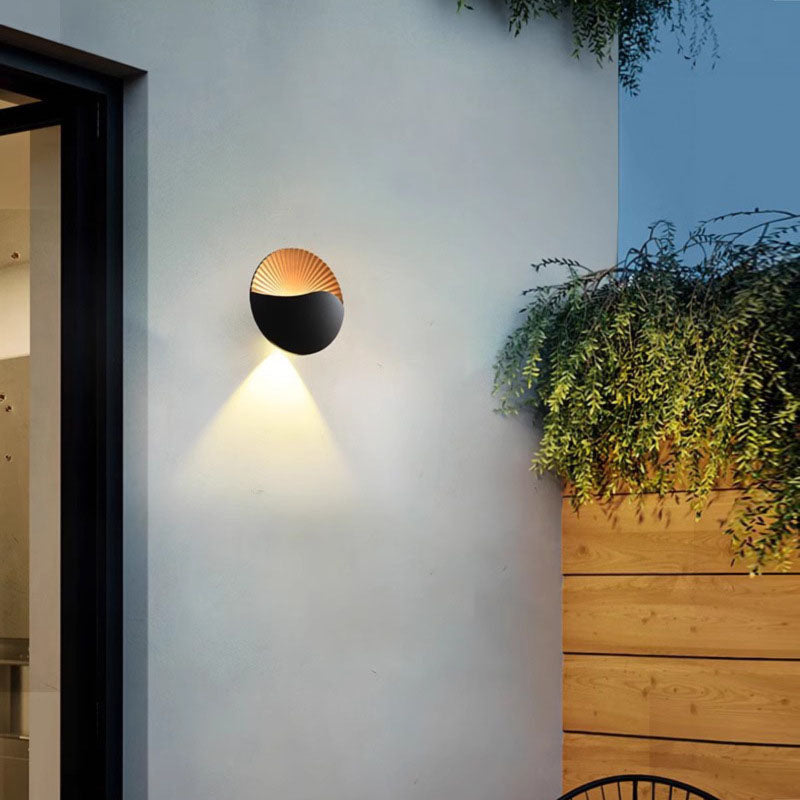 Applique murale extérieure moderne minimaliste étanche en aluminium avec LED et coque ronde pour jardin 