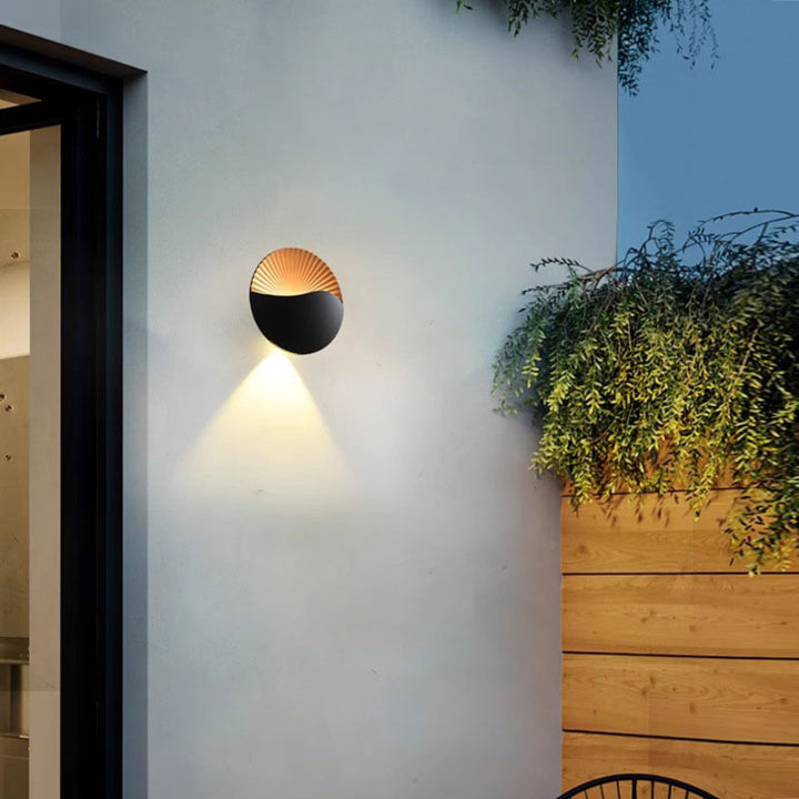 Applique murale extérieure moderne minimaliste étanche en aluminium avec LED et coque ronde pour jardin 