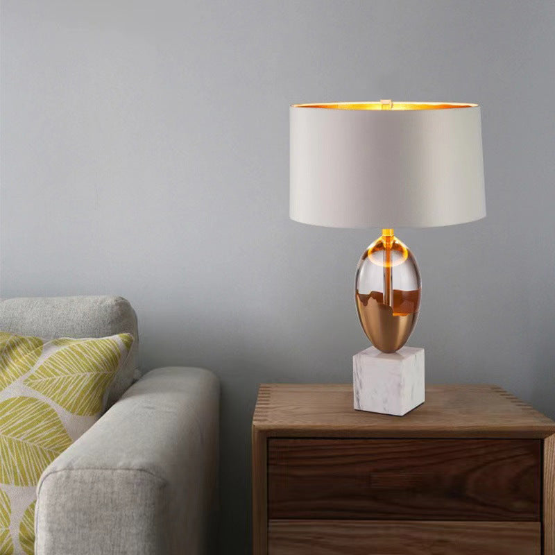 Moderne Art Deco Stoff Kristall Marmor Basis 1-Licht Tischlampe für Schlafzimmer 