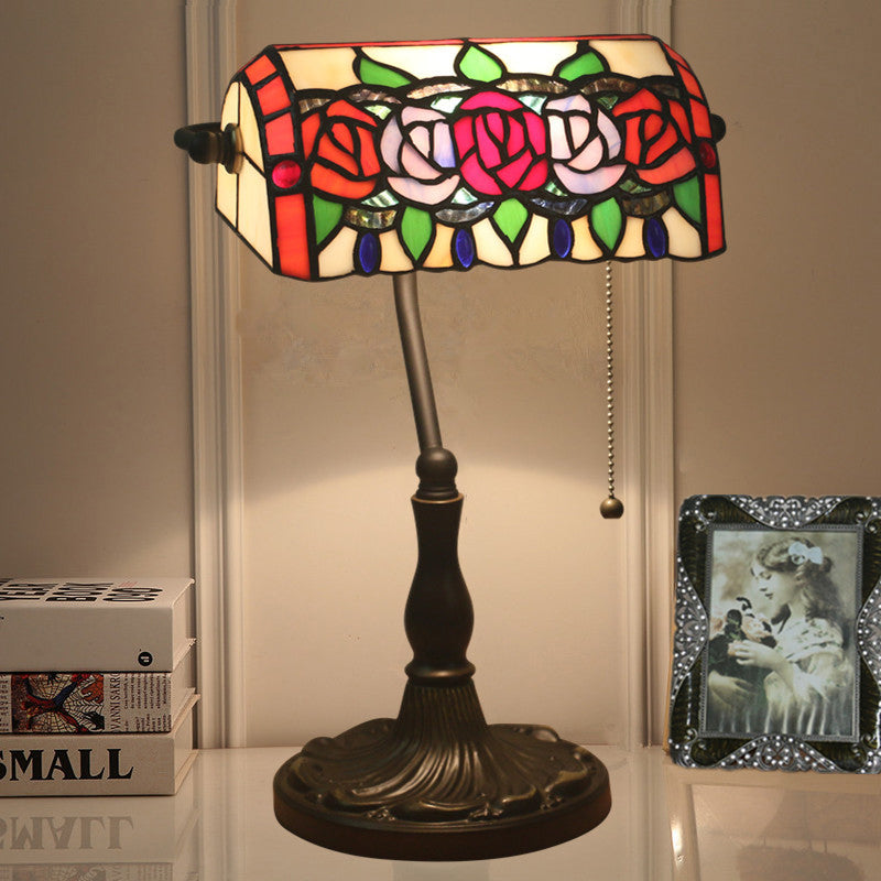 Lámpara de mesa de 1 luz de aleación de zinc con vidrio teñido estilo Tiffany tradicional rectángulo rosa para sala de estar 