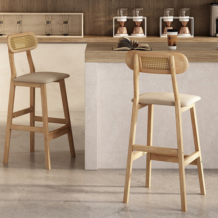 Moderner minimalistischer PU-Leder Rattan gepolsterter Gummibaum Counter Hocker mit offenem Rücken und Fußstütze für die Küche 
