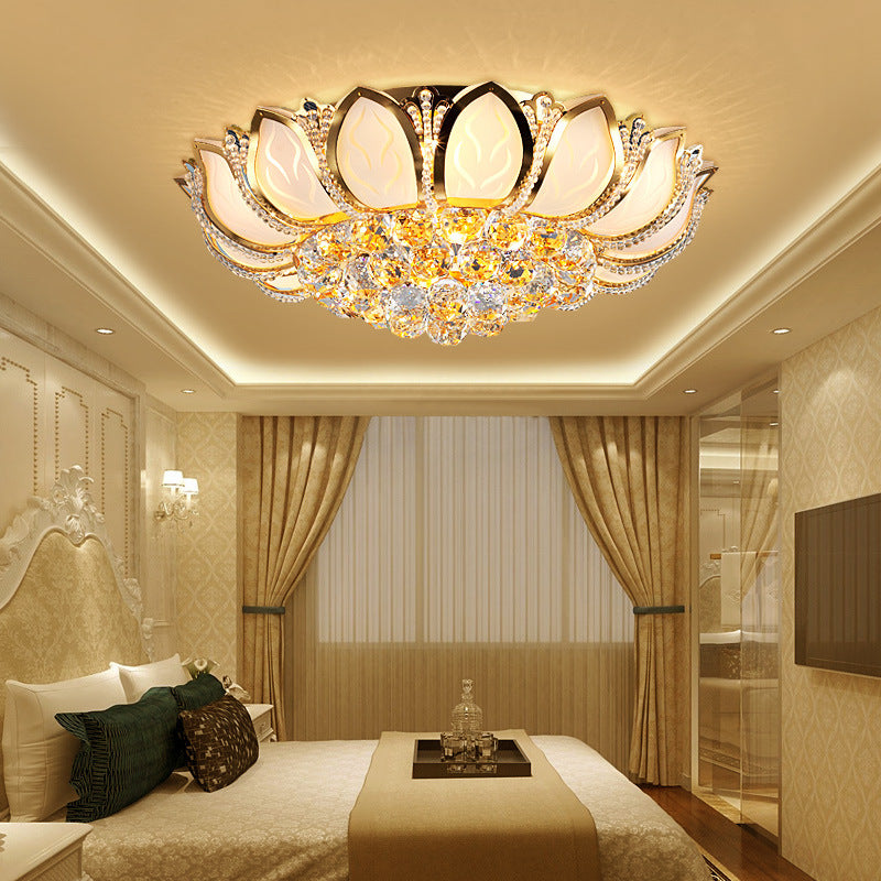 Lustre Moderne de Luxe Doré Glamour avec Base en Verre Dépoli Lotus et Perles de Cristal 4/6 Lumières Plafonnier pour Salon 