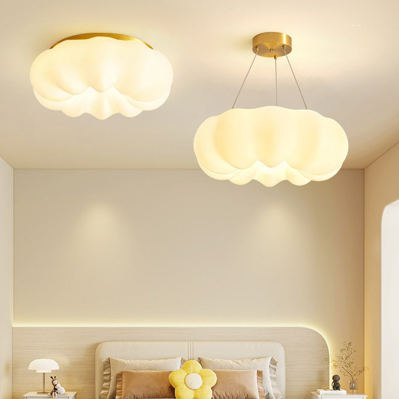 Zeitgenössische nordische Wolken-Form PET Kupfer LED Unterputz-Deckenleuchte für Wohnzimmer 