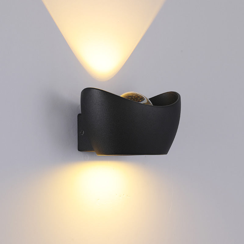 شكل سبيكة الألومنيوم البسيط المعاصر مصباح حائط LED لغرفة المعيشة 