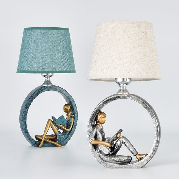 Lampe de table contemporaine créative ronde fille garçon en résine avec tissu 1 lumière pour salon 
