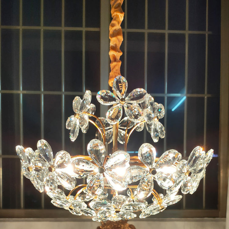 Lustres traditionnels français en cuivre et fer avec fleurs en cristal hémisphériques à 6/8 lumières pour chambre 