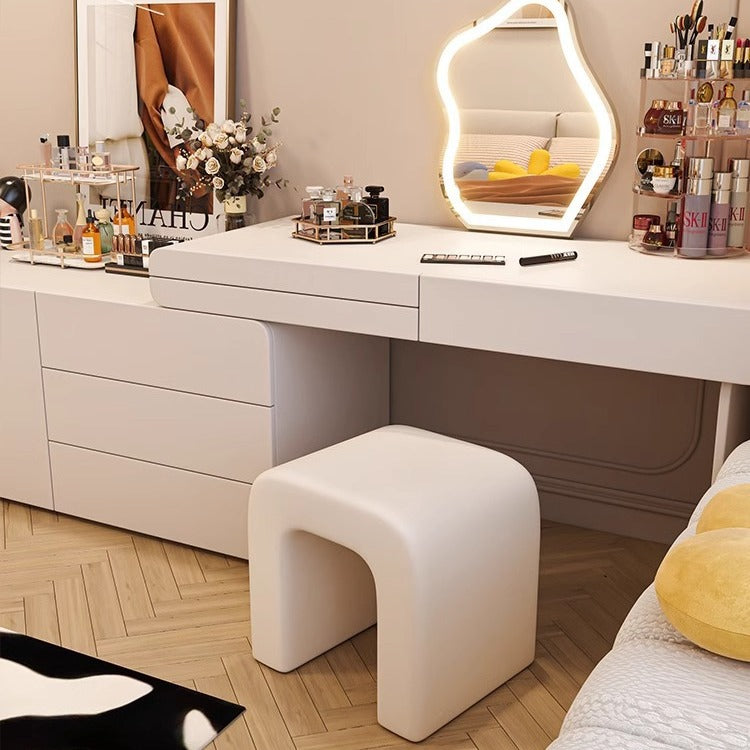 Tabouret de coiffeuse moderne minimaliste carré avec cadre en bois et cuir PU pour chambre 