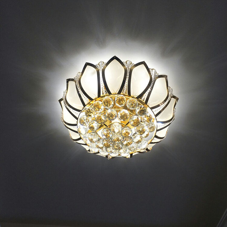 Lustre Moderne de Luxe Doré Glamour avec Base en Verre Dépoli Lotus et Perles de Cristal 4/6 Lumières Plafonnier pour Salon 