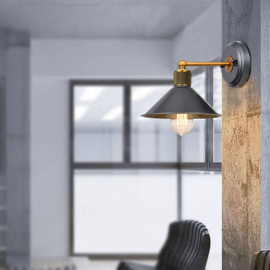 Applique murale rétro en aluminium avec abat-jour en fer forgé à 1 lumière 