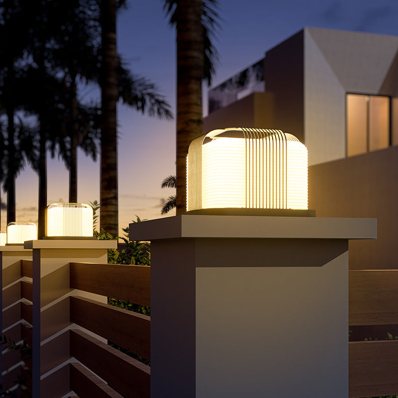Lumière paysagère LED en acier inoxydable étanche solaire de simplicité moderne pour jardin, lumière extérieure cubique carrée en PE 