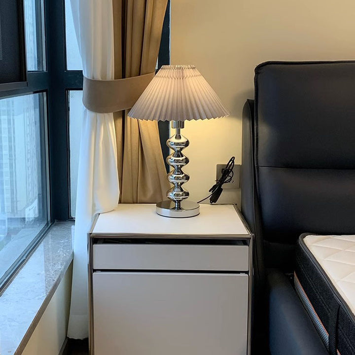 Lámpara de Mesa Moderna de Lujo Ligero Simple con Pliegues de Hierro Forjado de 1 Luz 