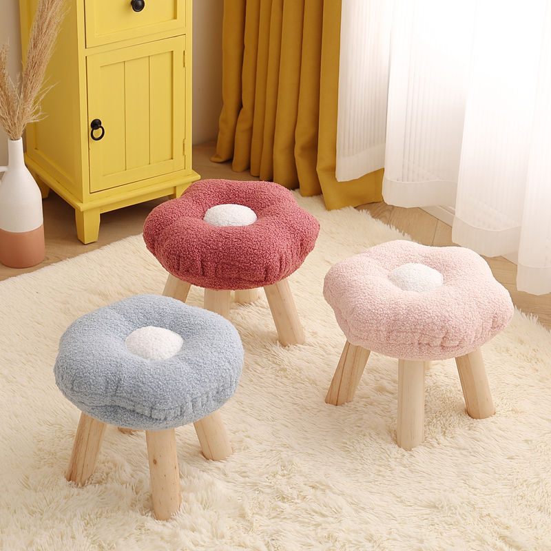 Contemporary Creative Flower Shape Sherpa Fabric Pine Wood Footstool For Entryways