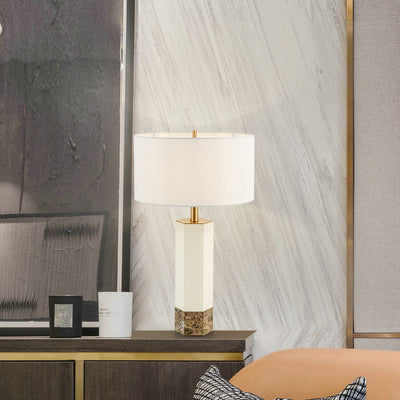 Moderne minimalistische sechseckige Säule rund Marmor Leder Stoff 1-Licht Tischlampe für Schlafzimmer 