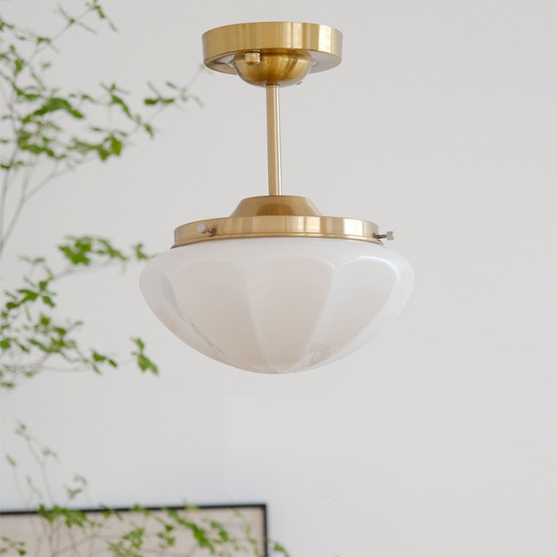 Suspension contemporaine scandinave ronde en fer et verre crème à 1 lumière pour salon 