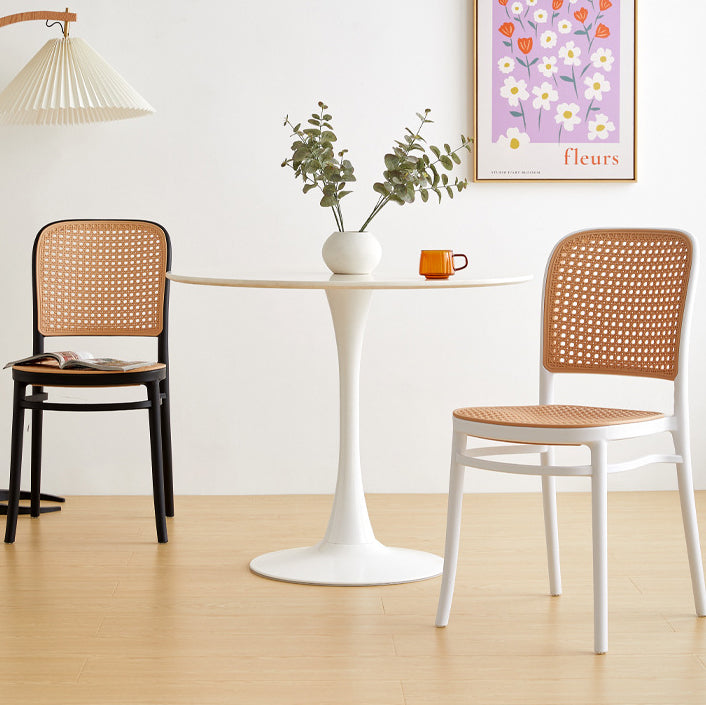 Silla de comedor de plástico de ratán cuadrada minimalista moderna para comedor 