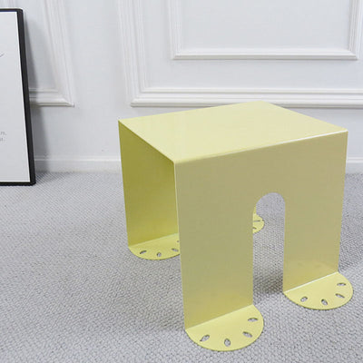 Table d'appoint carrée minimaliste moderne en plaque laminée à froid à 4 pieds pour salon 