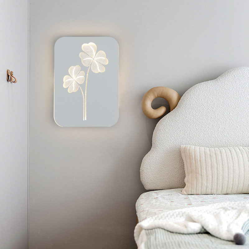 Zeitgenössische kreative LED-Wandlampe aus Acryl, Aluminium und Eisen mit Hirsch- und Ginkgodesign für das Schlafzimmer 