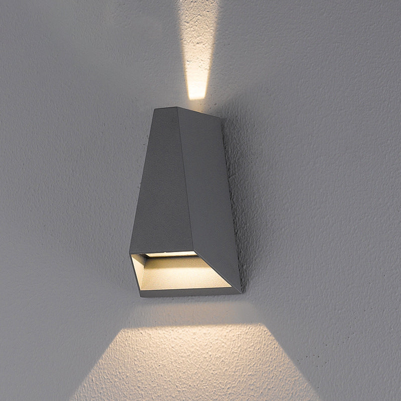 Moderne minimalistische trapezförmige Aluminium Silikon PVC Linse LED Outdoor Wandleuchte Lampe für Garten 
