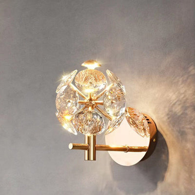 Applique murale à LED avec boule de cristal en matériel de luxe contemporain pour salon 