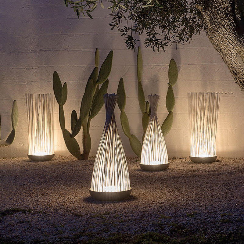 Lumière paysagère à LED linéaire en acier inoxydable étanche créatif contemporain avec fibre optique en forme de queue de poisson pour jardin 