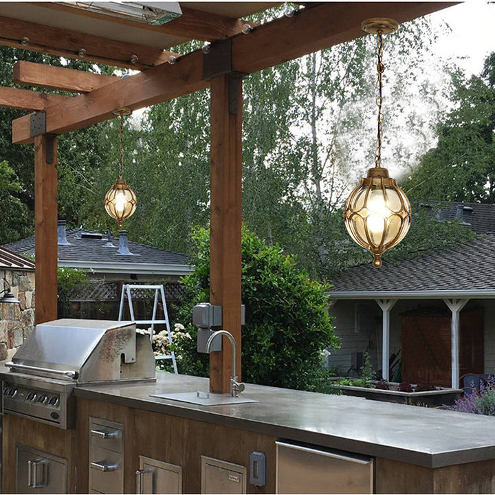 Lámpara colgante de 1 luz con bola de vidrio de hierro de aluminio impermeable tradicional europea para patio exterior 