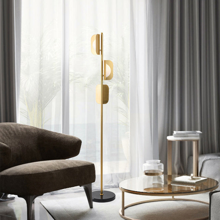Zeitgenössische, schlichte, klappbare, quadratische Stehlampe mit 3 Lichtern und Metall-Marmorsockel für das Home Office 