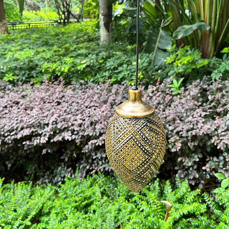 ضوء قلادة مقاوم للماء يعمل بالطاقة الشمسية LED على شكل قطرة ماء من الحديد المفتوح بتصميم بوهيمي معاصر للفناء الخارجي 