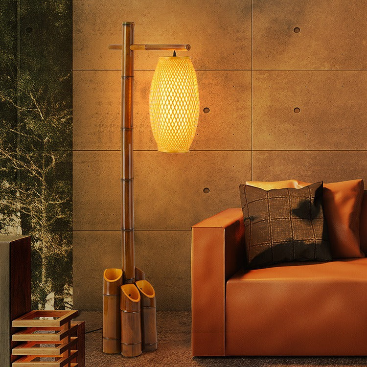 Traditionelle chinesische Bambusrohr-Weblaterne Schirm 1-Licht Stehlampe für Esszimmer 