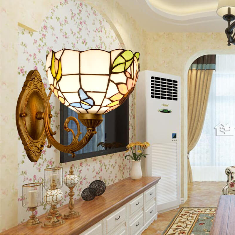European Vintage Tiffany Glass Metal 1-Light Wall Sconce Lamp