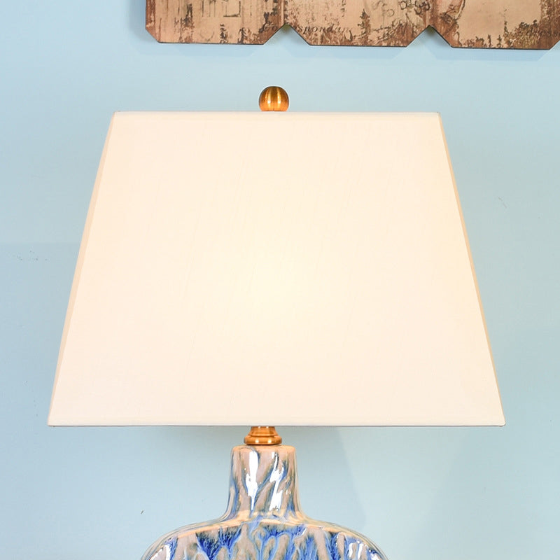 Traditionelle chinesische quadratische Kupfer-Keramik-Stoff-Tischlampe mit 1 Licht für Schlafzimmer 