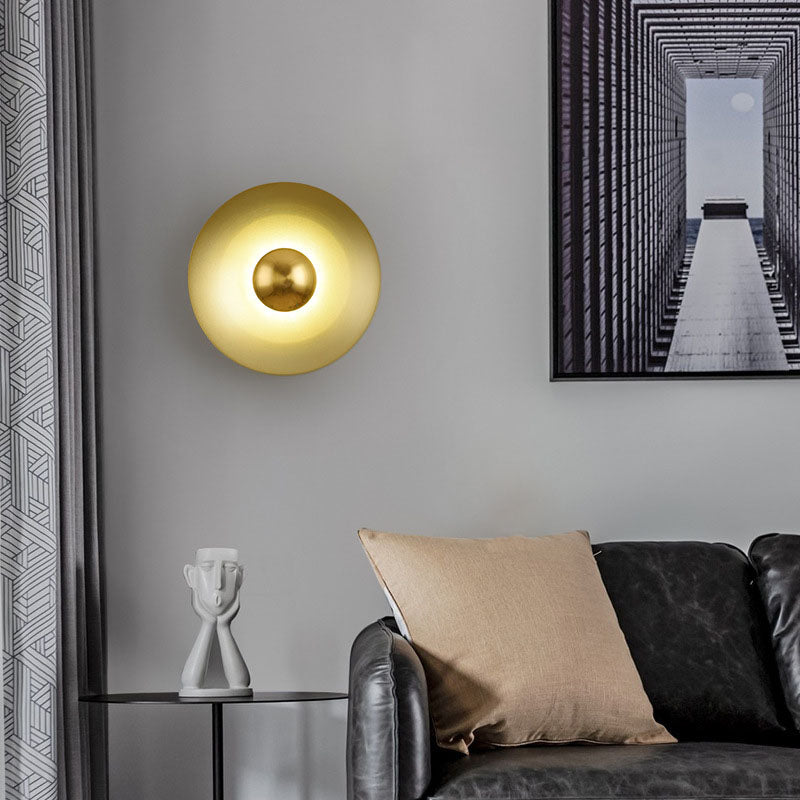 مصباح حائط LED بتصميم عصري على شكل صحن طائر لماكرون للإضاءة في غرفة النوم 
