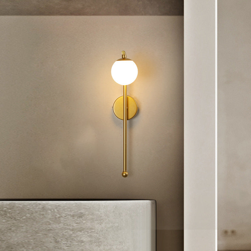 Lampe murale contemporaine de luxe avec abat-jour sphérique en acrylique, fer et aluminium à 1 lumière pour chambre 