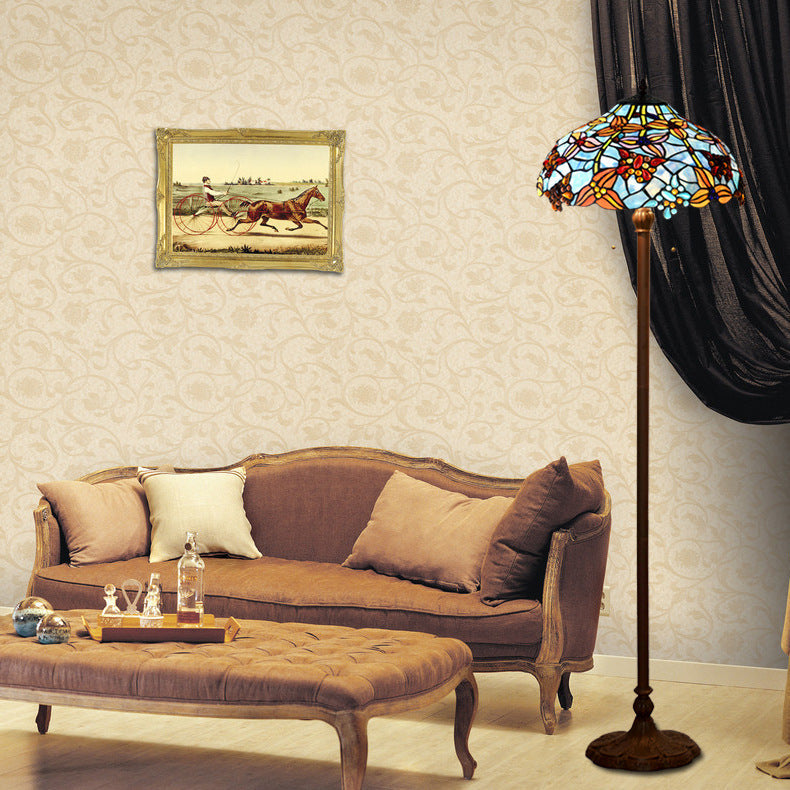 Lámpara de pie de 2 luces con decoración tradicional de mariposa Tiffany de vidrio teñido para estudio 