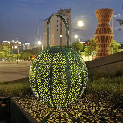 مصباح حديقة LED مقاوم للماء بتصميم فانوس مجوف إبداعي من تيفاني سولار 