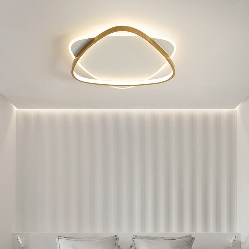 Luz de techo LED de montaje empotrado de hierro acrílico triángulo minimalista moderno para dormitorio 