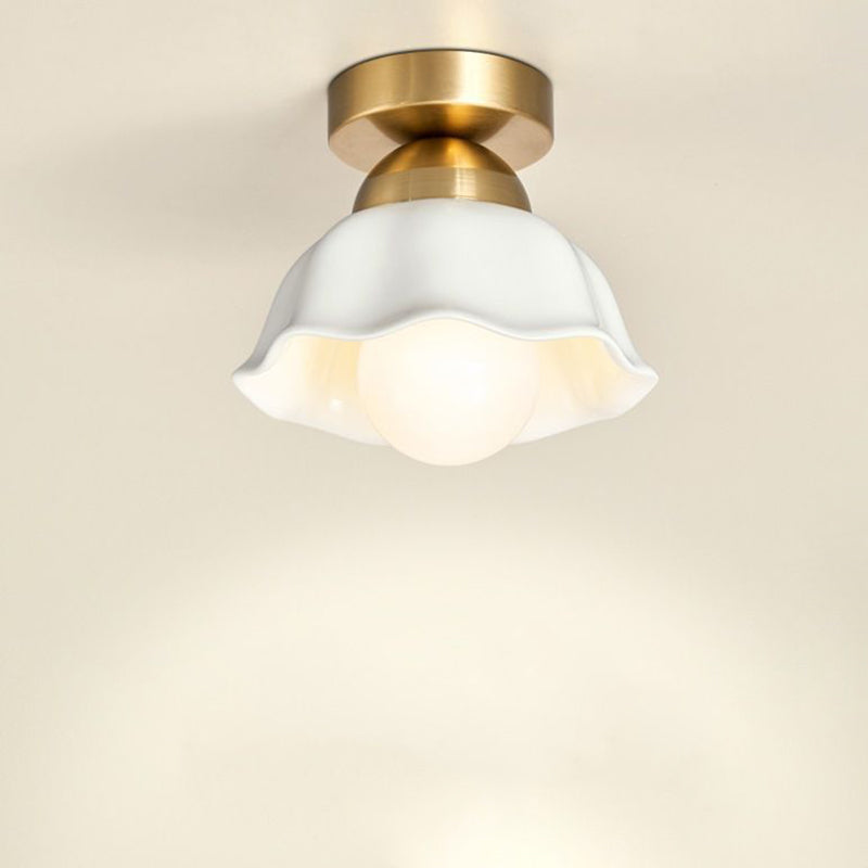 Luz de techo semiempotrada de 1 luz con flor de cerámica de cobre minimalista moderna para pasillo 