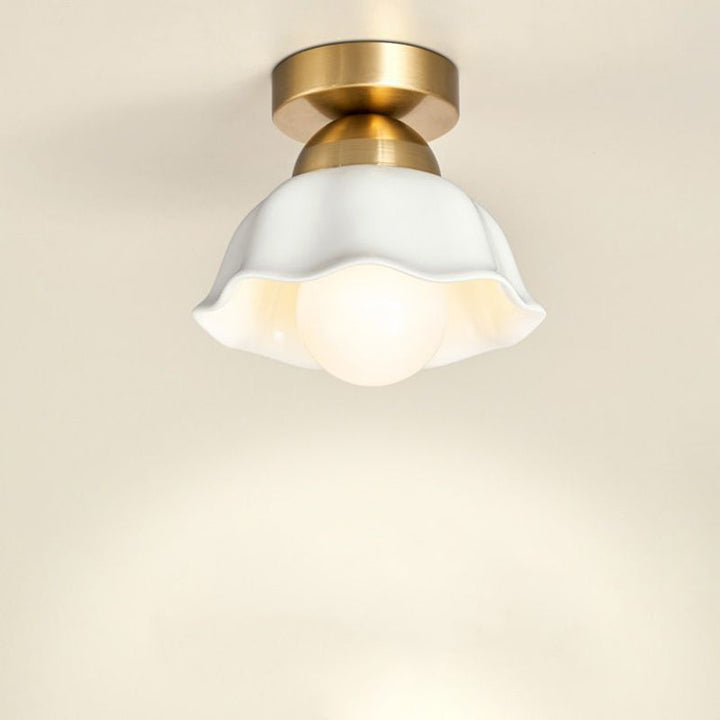 Luz de techo semiempotrada de 1 luz con flor de cerámica de cobre minimalista moderna para pasillo 