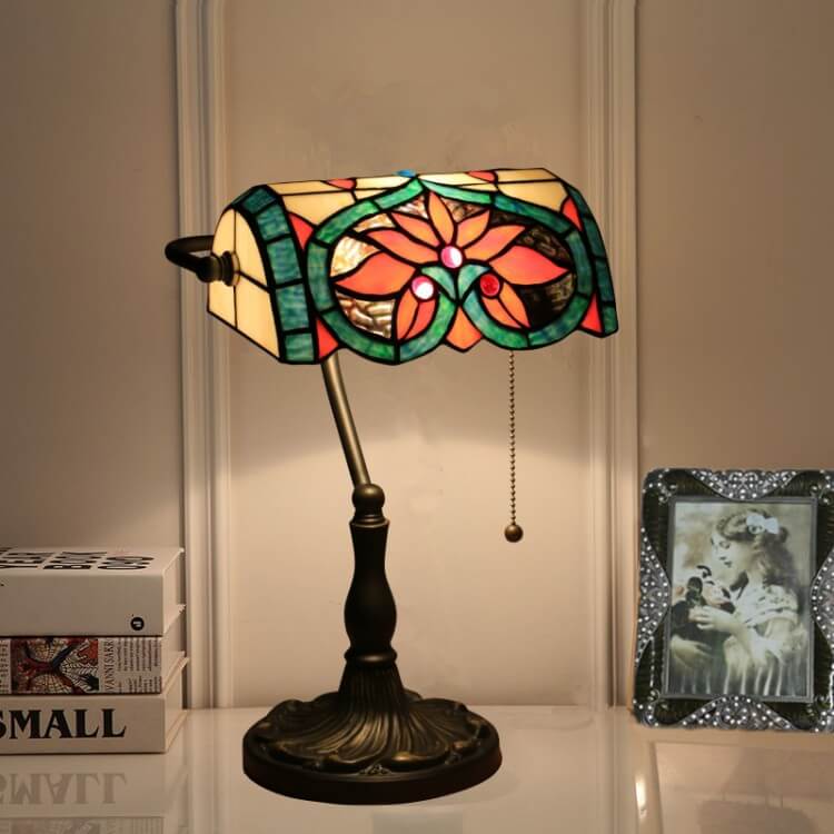 Traditional Tiffany Floral Peach Heart Stained Glass 1-Light Bank Table Lamp for Bedroom