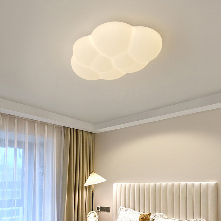 Zeitgenössische skandinavische Eisen-PET-Wolken-Schatten-LED-Unterputz-Deckenleuchte für Schlafzimmer 